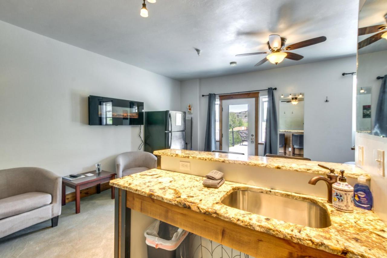 Central Lava Hot Springs Studio With Deck And Views! エクステリア 写真